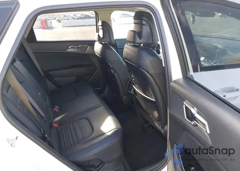 2023 Kia Sportage Hybrid Sx-Prestige z USA, uszkodzony, nr VIN KNDPXCAG7P7064920